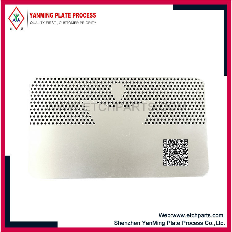 உலோக வணிக அட்டைகள் ஏன் தொழில் வல்லுநர்களிடையே பிரபலமடைந்து வருகின்றன?